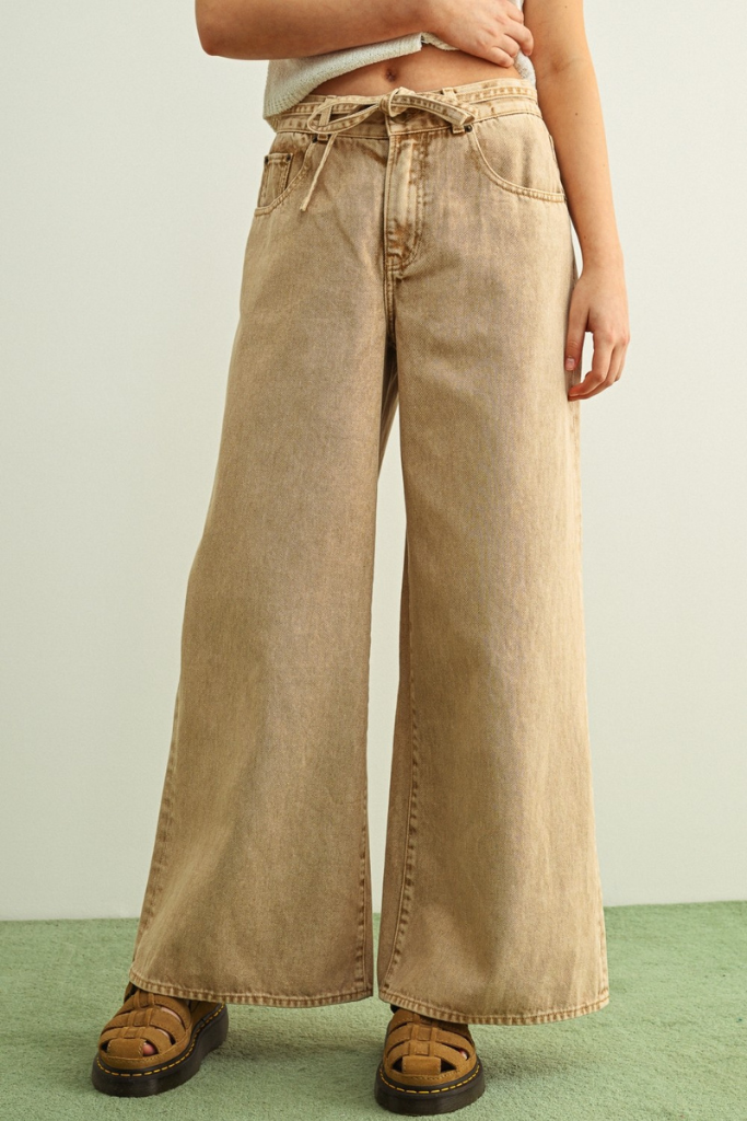 Gwen wide leg jeans in taupe
