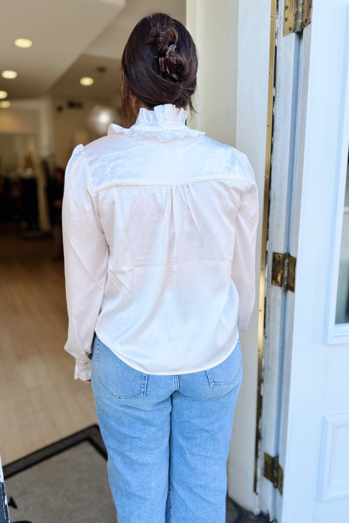 Jess ruffle blouse in white