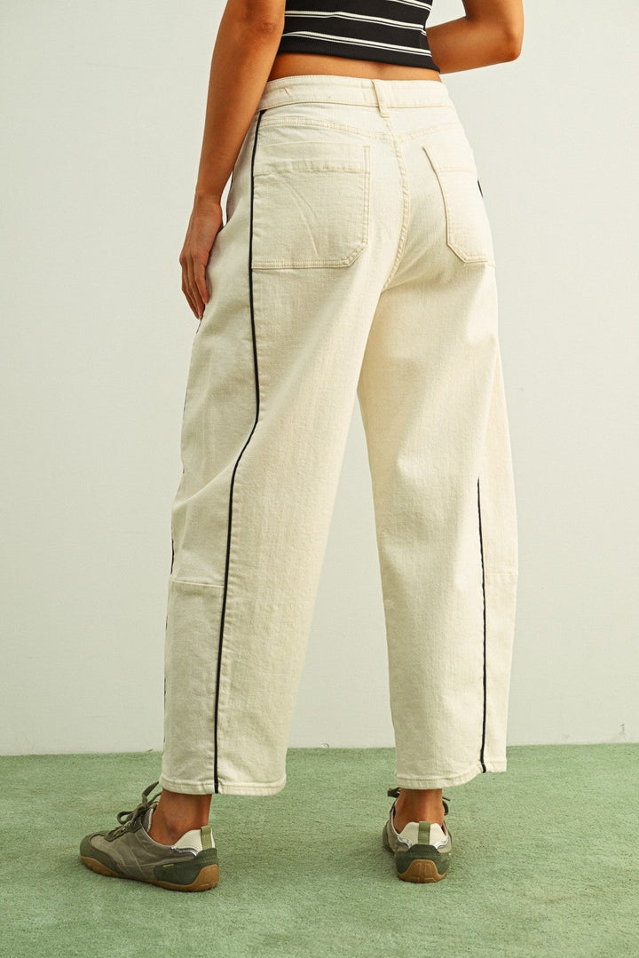 Marie barrel jean in Ecru